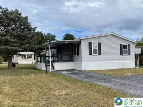 38 Derose St, Lehigh Twp, PA 18088