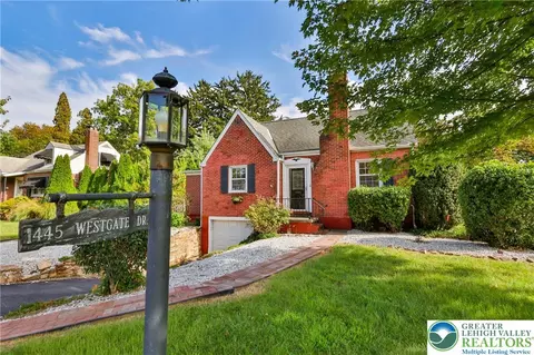 1445 Westgate Dr, Bethlehem, PA 18017