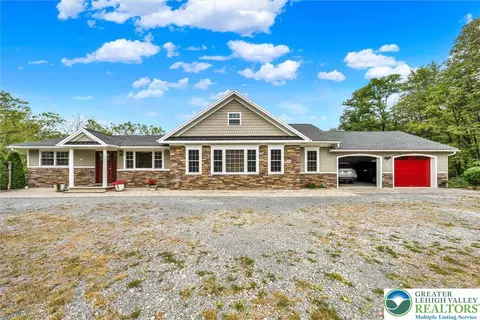 2193 Apple St, Hellertown, PA 18055