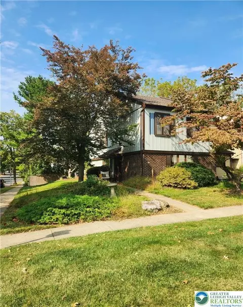 1702 Platt Ct, Allentown, PA 18104