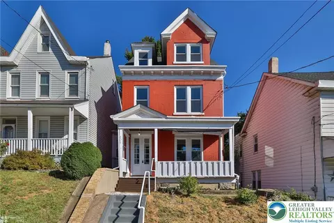 909 Jackson St, Easton, PA 18042