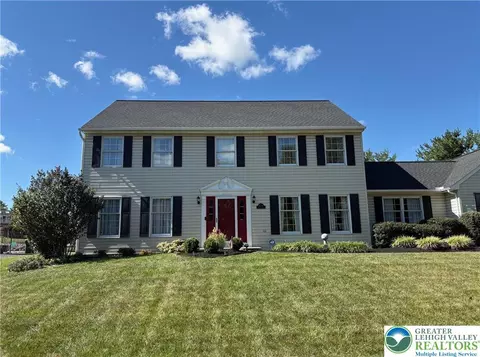 5530 Holiday Dr, Allentown, PA 18104