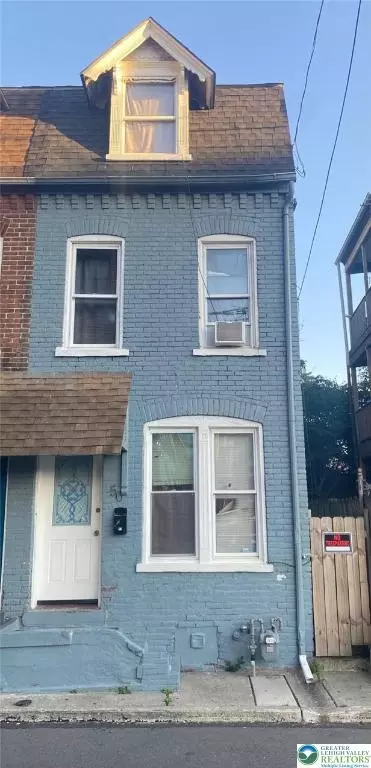 956 W Maple St, Allentown, PA 18101
