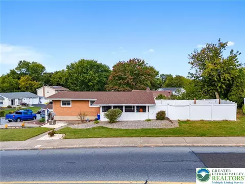 137 E Harrison St, Emmaus, PA 18049