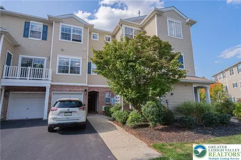 946 Nittany Ct, Allentown, PA 18104