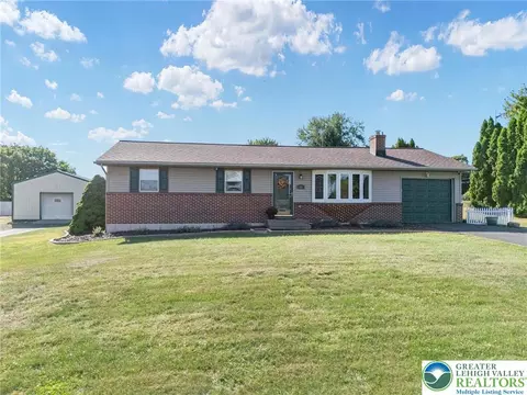 608 Old Topton Rd, Mertztown, PA 19539