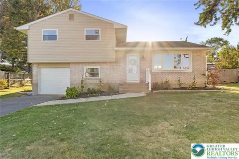 1360 Walnut Ln, Macungie, PA 18062