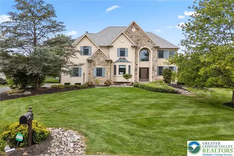 3217 Burnham Ct, Center Valley, PA 18034
