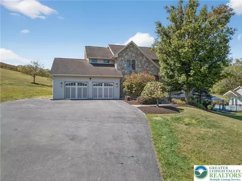 3537 Spruce Dr, Northampton, PA 18067