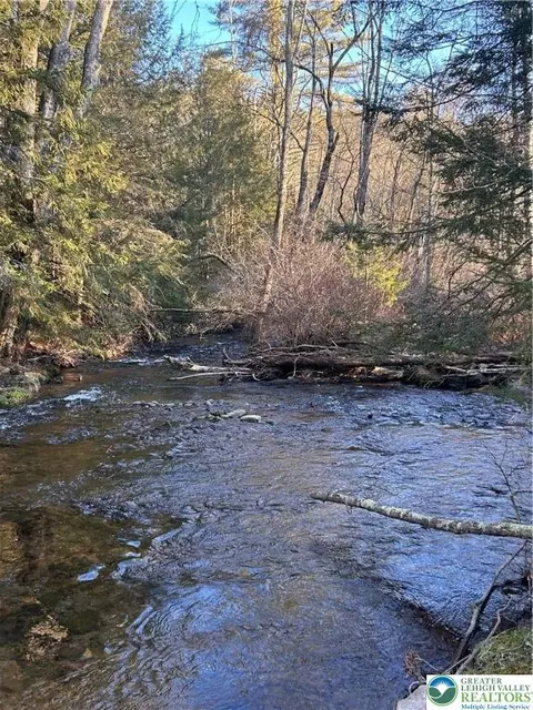 444 Lower Middle Creek Rd, Polk Twp, PA 18058