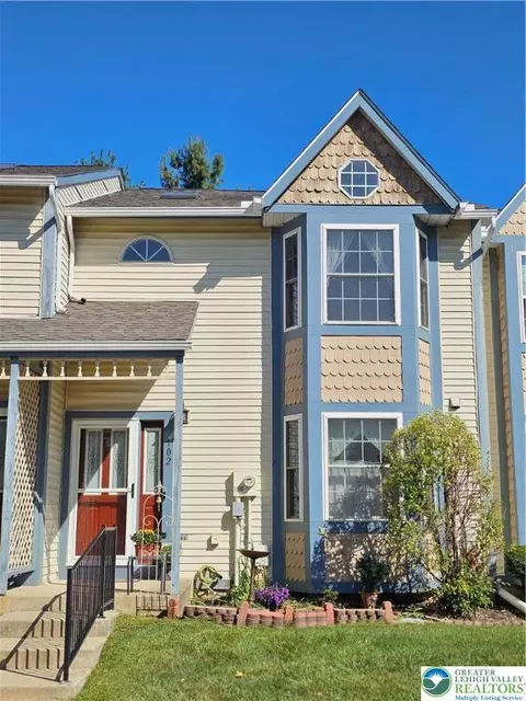 102 Founders Ct, Bethlehem, PA 18020