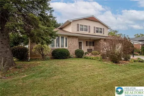 403 Circle Dr, Catasauqua, PA 18032