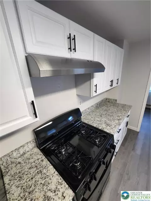 1613 Main St, Bethlehem, PA 18018 photo 10