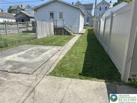 1613 Main St, Bethlehem, PA 18018 photo 4