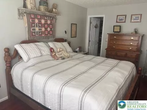 Bedroom - 1982 Willings Ln, Hellertown, PA 18055 photo 1 of 2