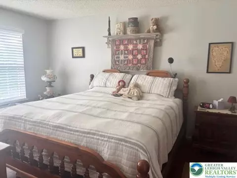 Bedroom - 1982 Willings Ln, Hellertown, PA 18055 photo 2 of 2