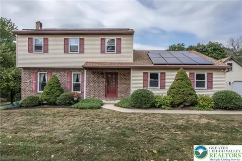 190 Red Oak Dr, Boyertown, PA 19512