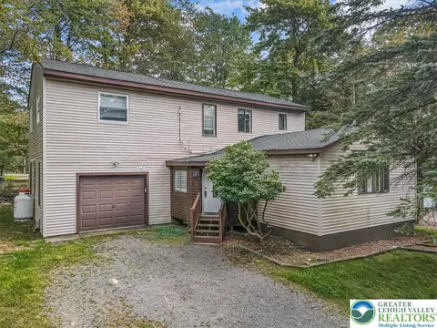 7175 Mountain Dr, Coolbaugh Twp, PA 18466