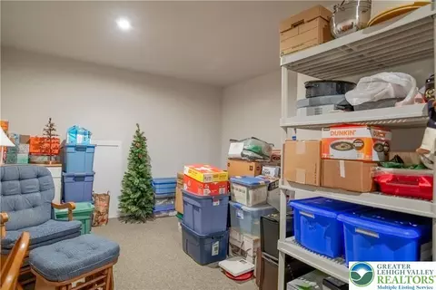 7019 Oak Ln, Bath, PA 18014 photo 34