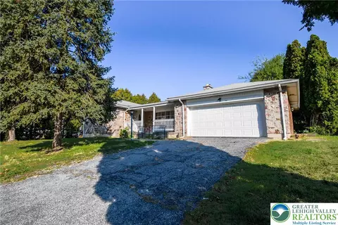 1905 Columbia, Allentown, PA 18109