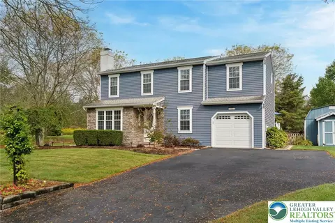 2420 Bannerstone Dr, Quakertown, PA 18951