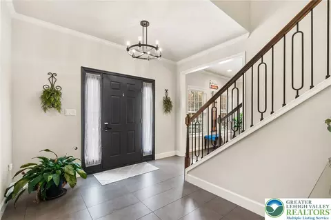 Entry Way - 3320 Eileen Ct, Bethlehem, PA 18020 photo 2 of 5