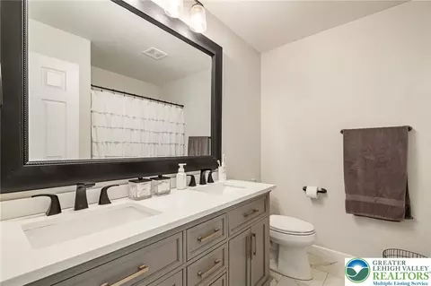 Bath - 3320 Eileen Ct, Bethlehem, PA 18020 photo 4 of 4