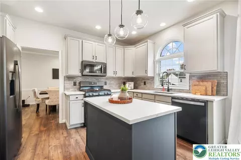 Kitchen - 3320 Eileen Ct, Bethlehem, PA 18020 photo 3 of 6