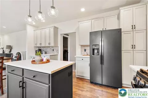 Kitchen - 3320 Eileen Ct, Bethlehem, PA 18020 photo 4 of 6