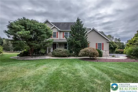 410 Bougher Hill Rd, Williams Twp, PA 18042