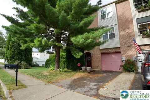 11 Corriere Rd, Palmer Township, PA 18045