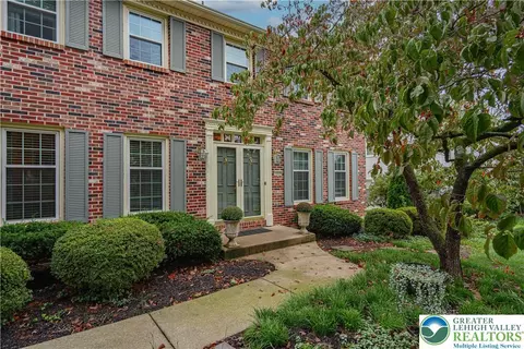1339 Brassie St, Wescosville, PA 18106
