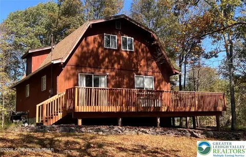 223 Clubhouse Dr, East Stroudsburg, PA 18302