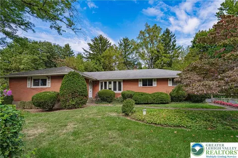 1410 Stoke Park Rd, Bethlehem, PA 18017