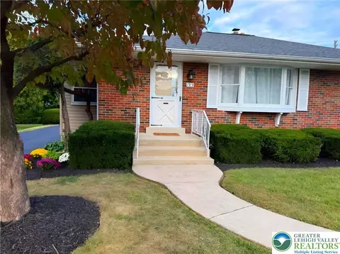 1313 Hemlock Dr, Fullerton, PA 18052