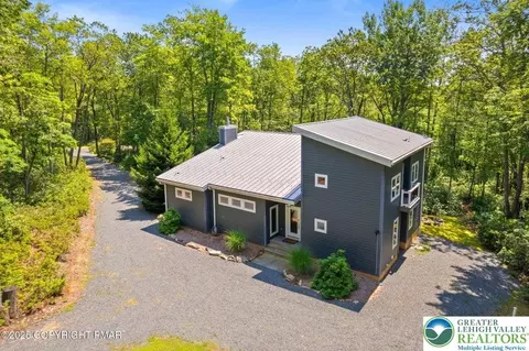 22 Sequin Cir, Jim Thorpe, PA 18229