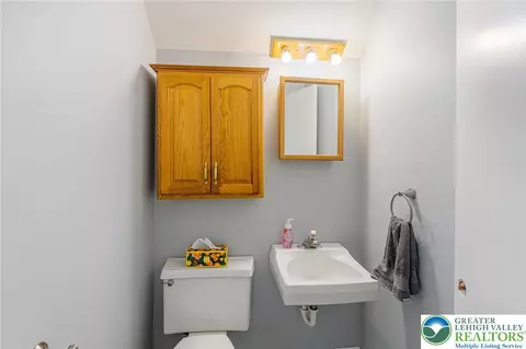 6565 Paupack Ln, Bethlehem, PA 18017 photo 34