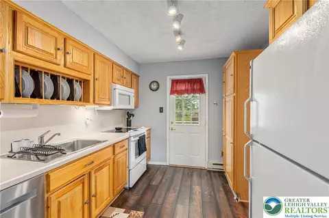 6565 Paupack Ln, Bethlehem, PA 18017 photo 20