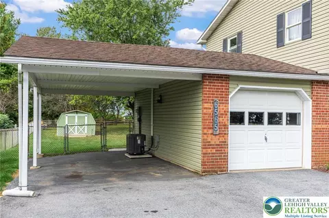 6565 Paupack Ln, Bethlehem, PA 18017 photo 6