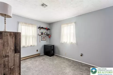 6565 Paupack Ln, Bethlehem, PA 18017 photo 28