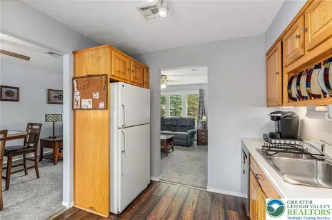6565 Paupack Ln, Bethlehem, PA 18017 photo 22