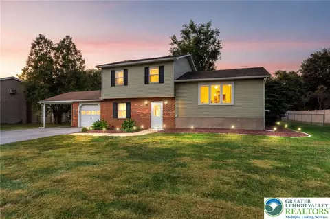 6565 Paupack Ln, Bethlehem, PA 18017