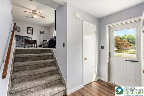 6565 Paupack Ln, Bethlehem, PA 18017 photo 10
