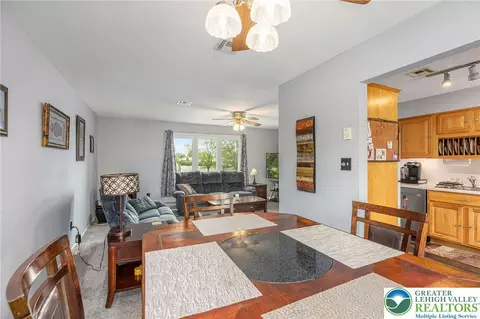 6565 Paupack Ln, Bethlehem, PA 18017 photo 19