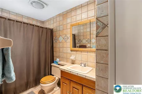 6565 Paupack Ln, Bethlehem, PA 18017 photo 26