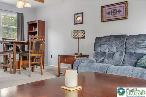 6565 Paupack Ln, Bethlehem, PA 18017 photo 13