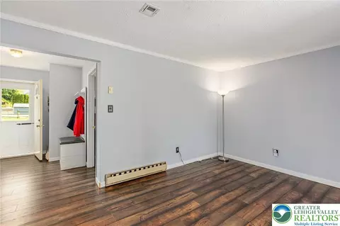 6565 Paupack Ln, Bethlehem, PA 18017 photo 32