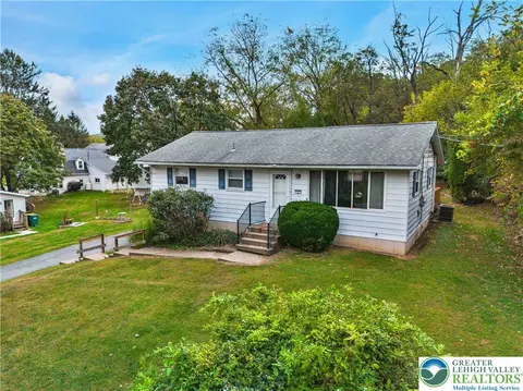 5 Flagler St, Williams Twp, PA 18042