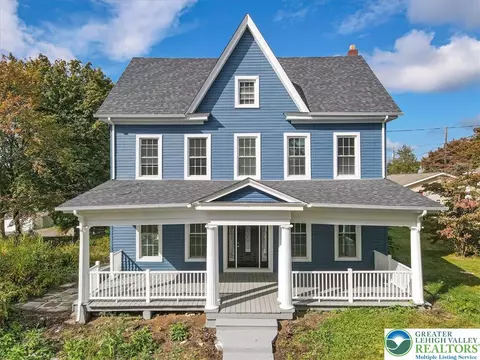 141 Center St, Slatington, PA 18080