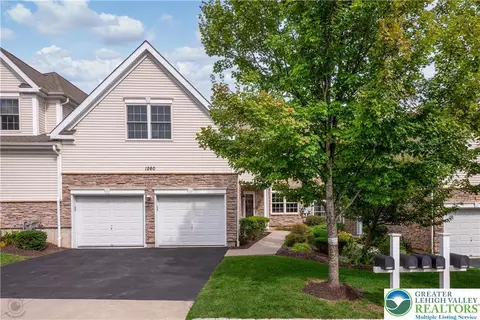1260 W Homestead Ln, Easton, PA 18042